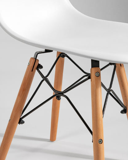 Juego de 4 sillas de cocina Gata con detalles de madera - imagen 9