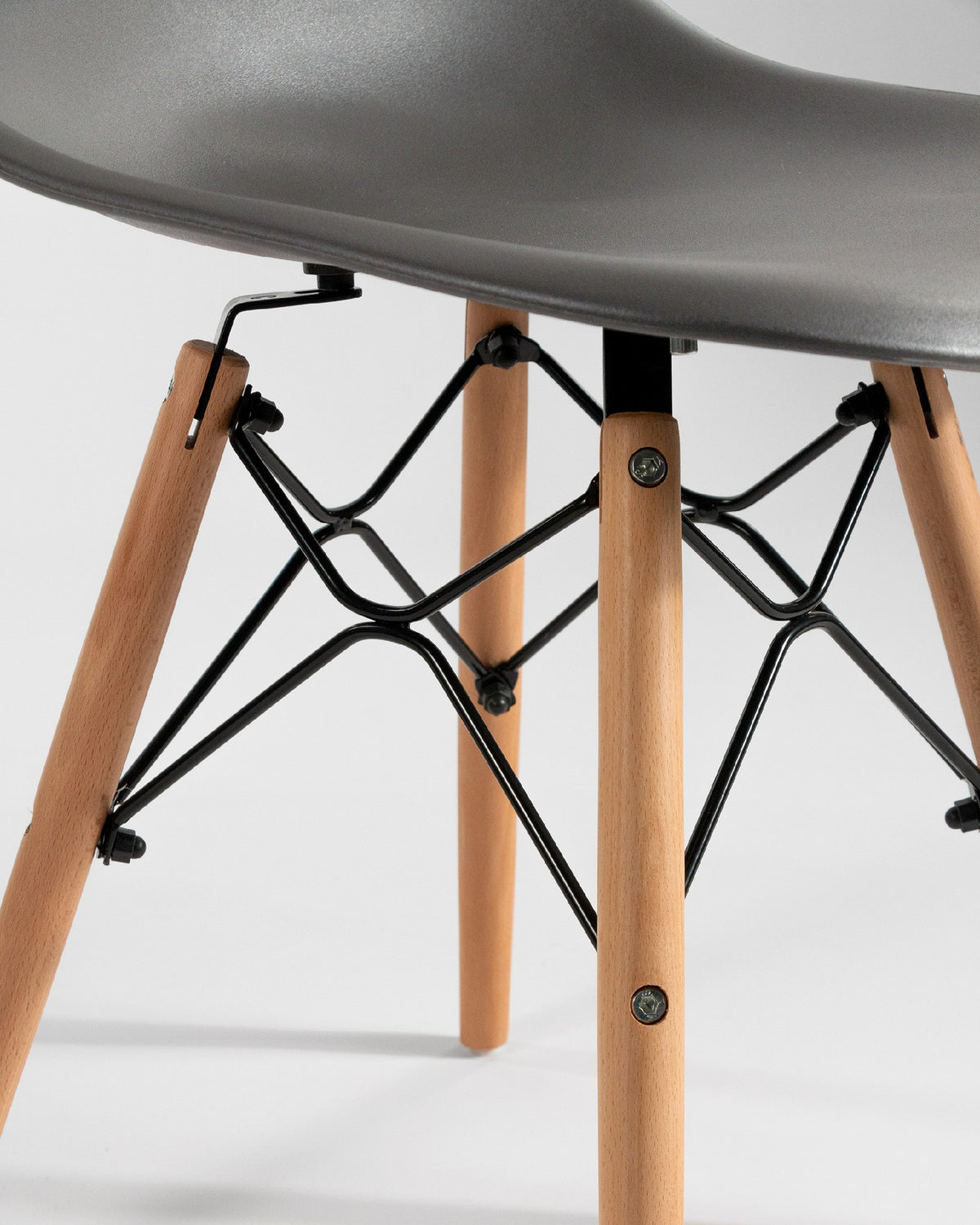 Juego de 4 sillas de cocina Gata con detalles de madera - imagen 14
