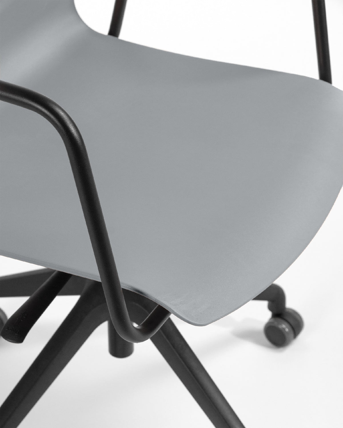 Silla de oficina Sueca de polipropileno - imagen 14